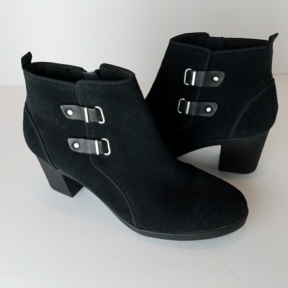 clarks women's emslie moxie ankle bootie